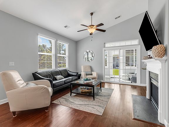 3rd image of 1811 High St Unit A