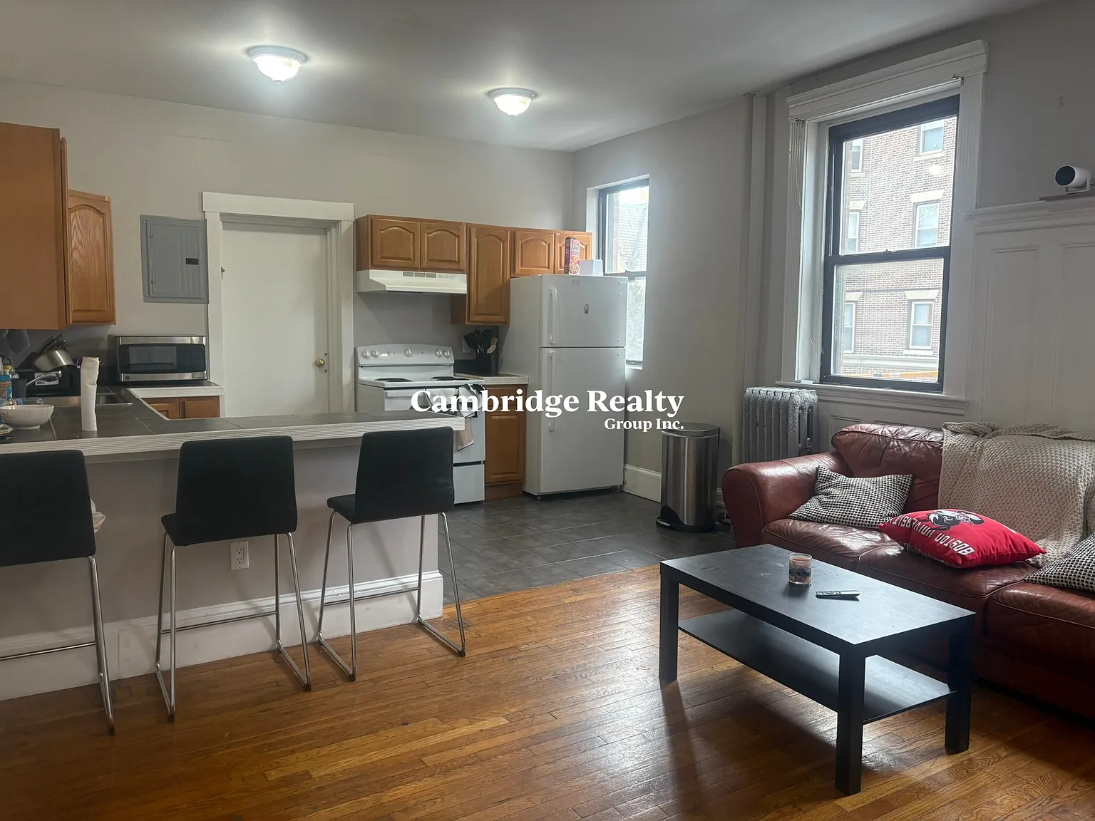 3 bed, 1.0 bath, $3,900 — Photo 4