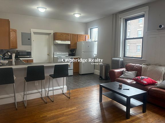 4th image of 1066 Commonwealth Ave #31T