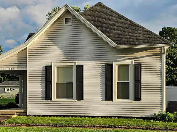 302 W Columbia St, Flora, IN 46929