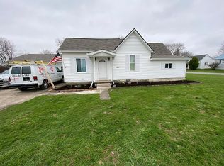 107 W Sycamore St, Kempton, IN 46049