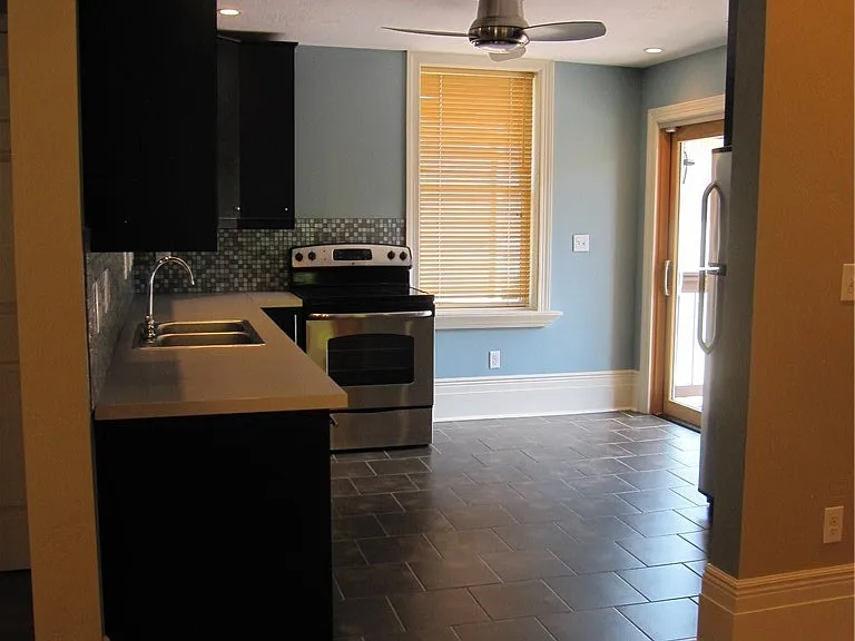 471 Oneida St — Photo 9