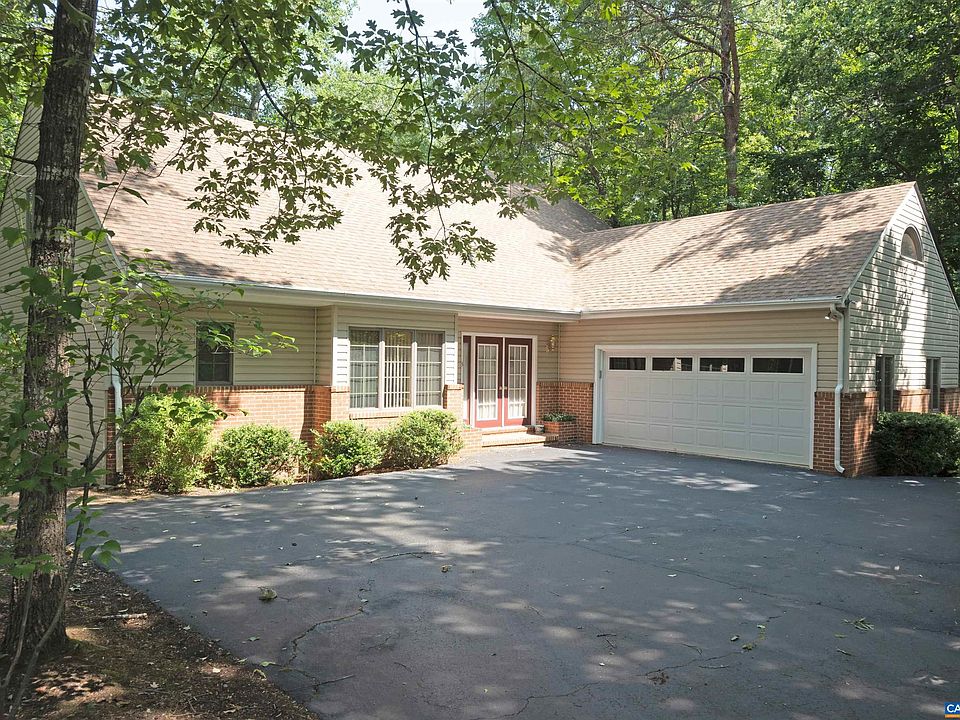 1st image of 3 Pineknoll Cir