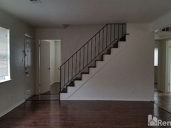 4th image of 702 N Lisa Ln