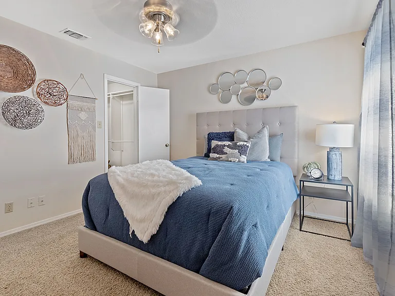Barrington Apartments — Photo 9