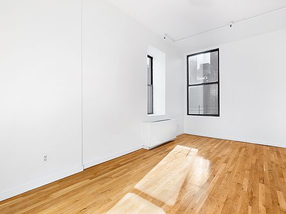 5th image of 17 E 13th St