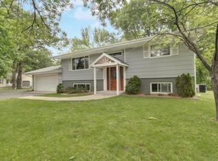 755 Tanglewood Dr, Shoreview, MN 55126