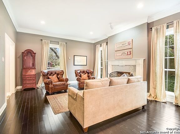 4th image of 303 Bluff Knls