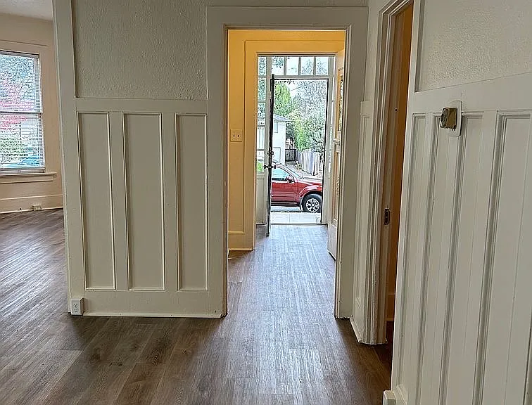 484 Van Buren St #1 — Photo 12