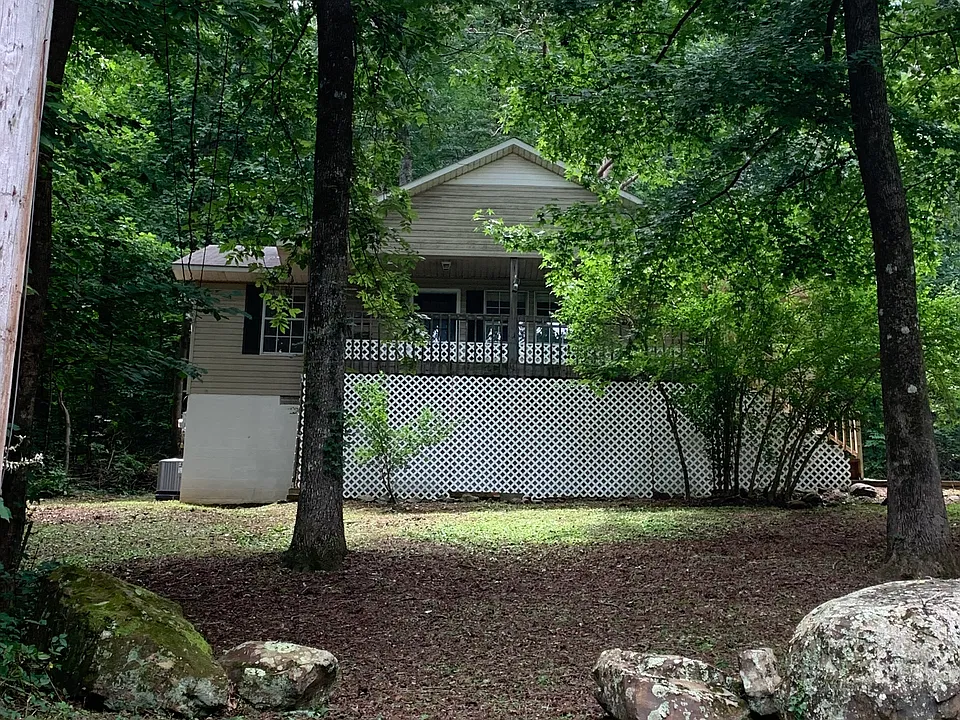 55 Poplar Ln