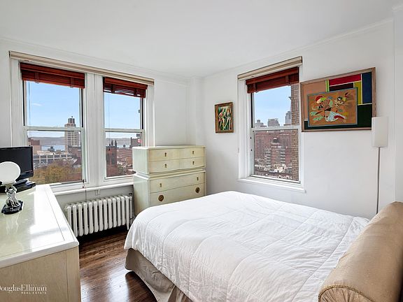 5th image of 365 W 20th St APT 16E