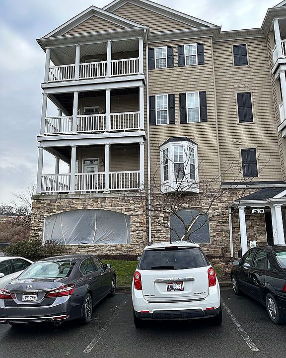 1st image of 2817 Suncrest Village Cir