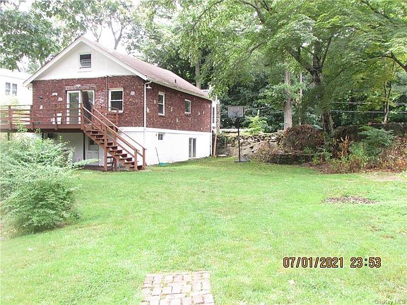 3rd image of 10 Lakeview Ave