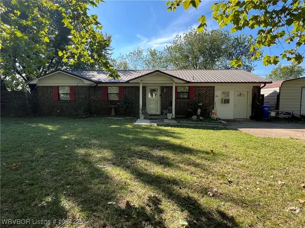 1307 SW 7th St, Stigler, OK 74462