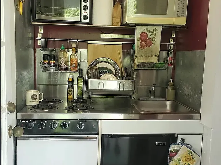 831 Myrtle St NE #5 — Photo 5