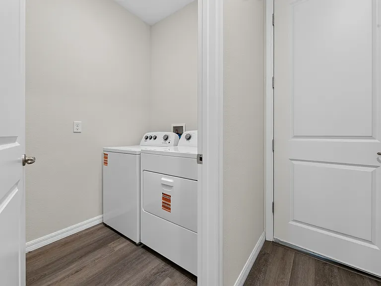 2568 Kinsale Ln — Photo 5