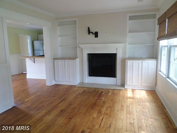 3rd image of 311 Holly St