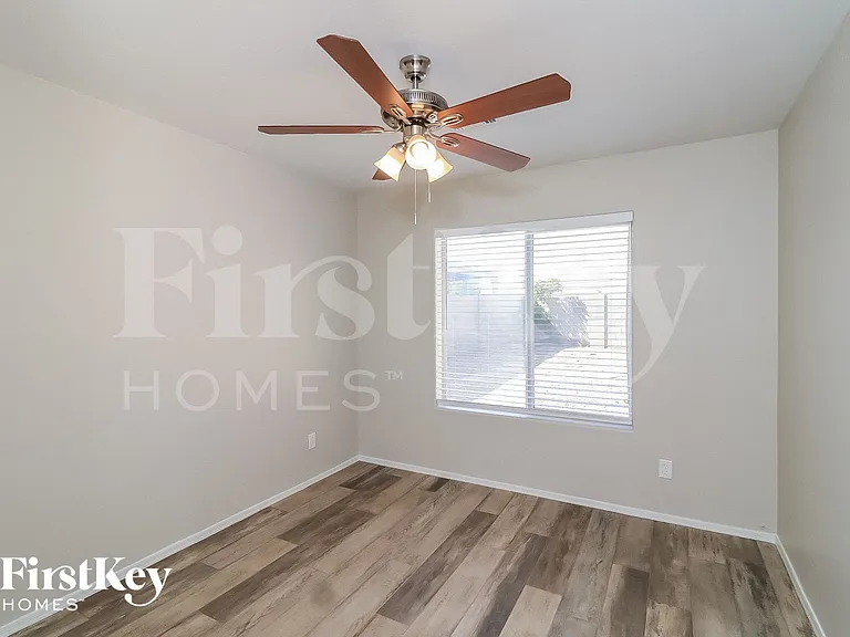 2854 E Phelps Rd — Photo 12