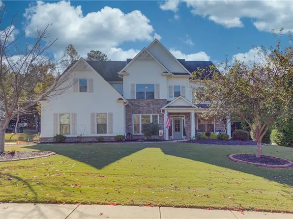 1211 Sterling Lake Dr, Jefferson, GA 30549