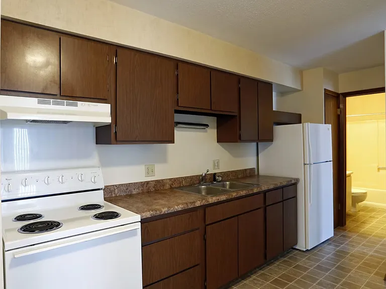 Eastwyck Apartments — Photo 10
