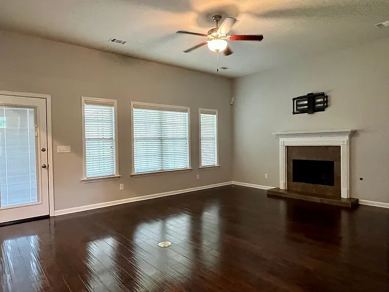 9408 Tillman Ct — Photo 22