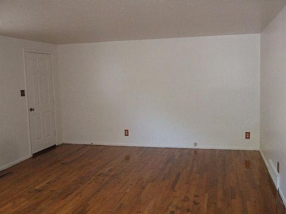 2nd image of 315 Cottage Pl