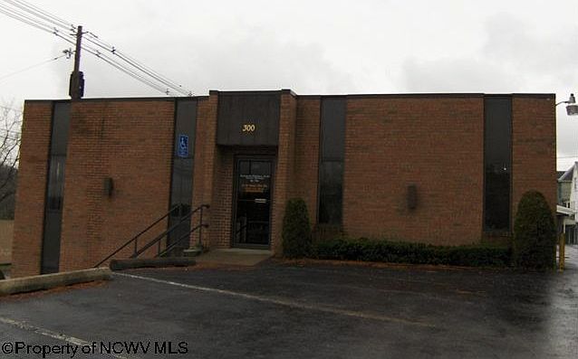 1st image of 300 4th St Ste 201