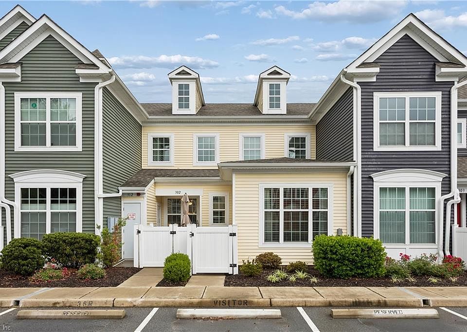 1st image of 302 Promenade Ln