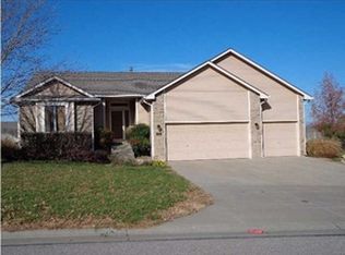 920 E Southcrest Dr, Derby, KS 67037