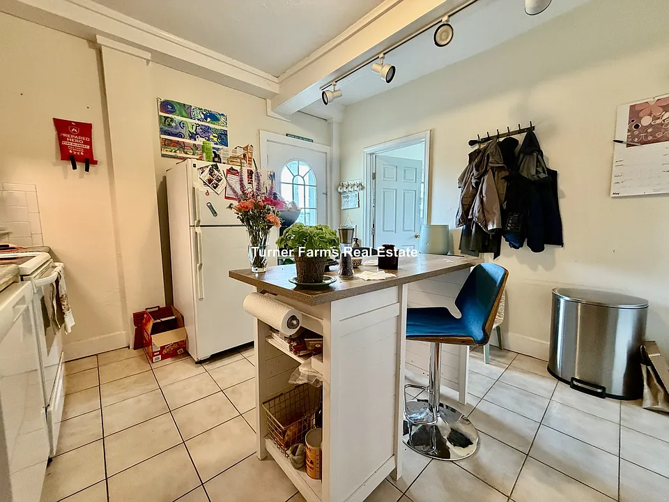 38 Bond St #22