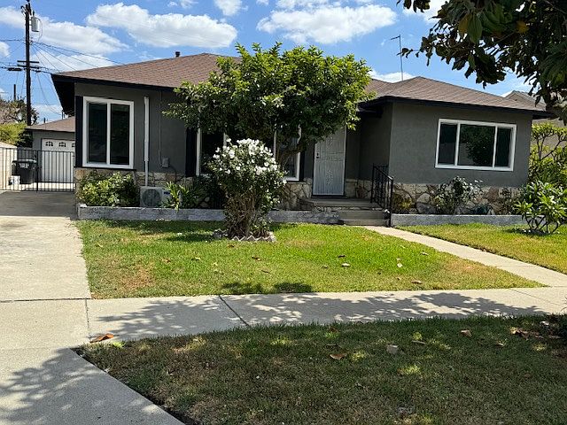 1st image of 2070 Vancouver Ave