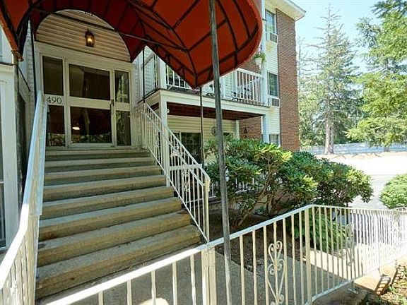 4th image of 490 River Road #31