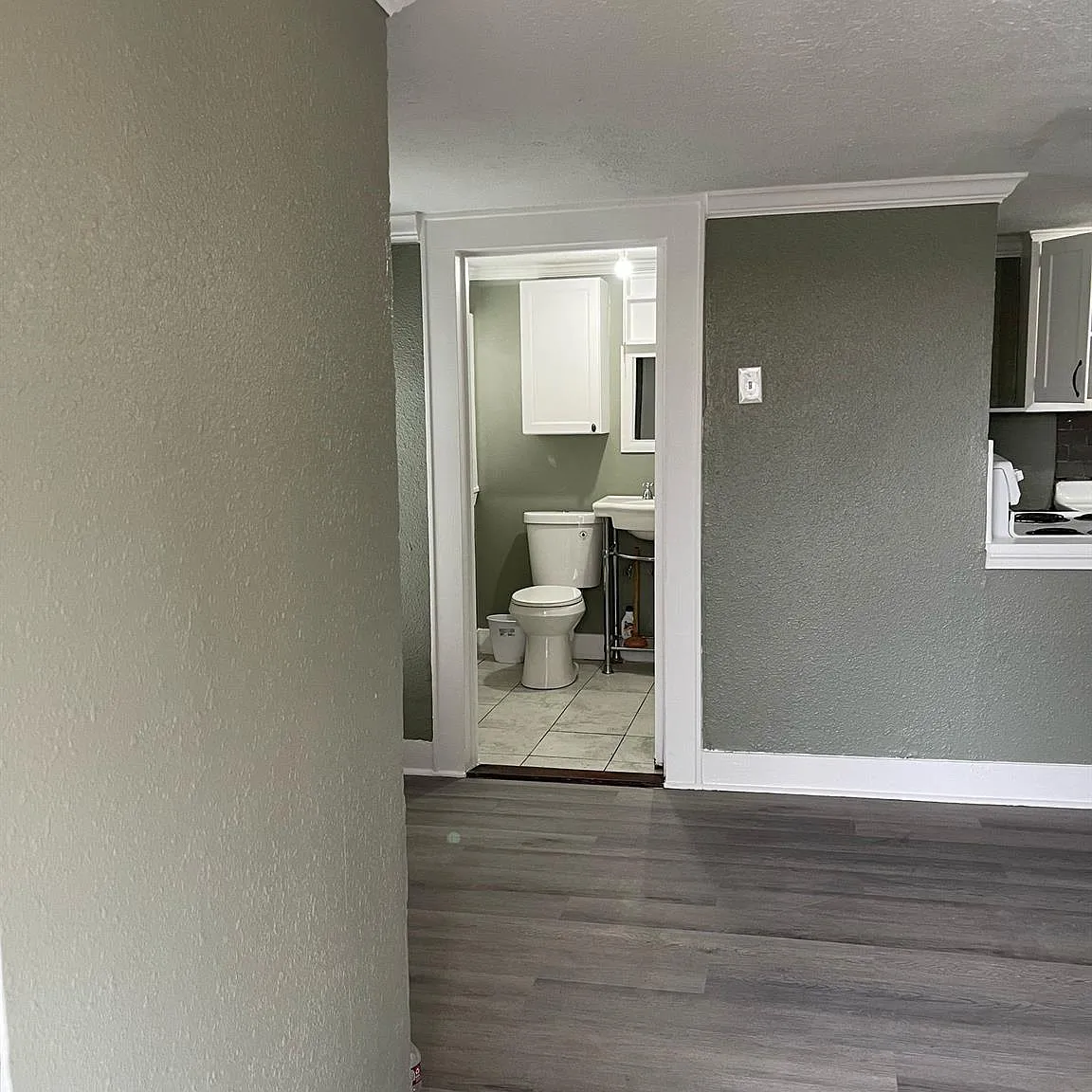 1 bed, 1.0 bath, $700 — Photo 2