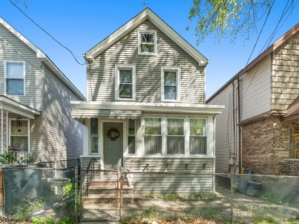 272 Burgess Pl, Clifton City, NJ 07011