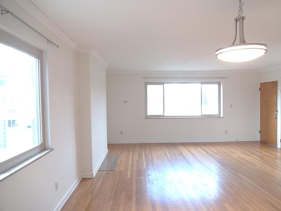 5th image of 1624 Broadview Ave #B