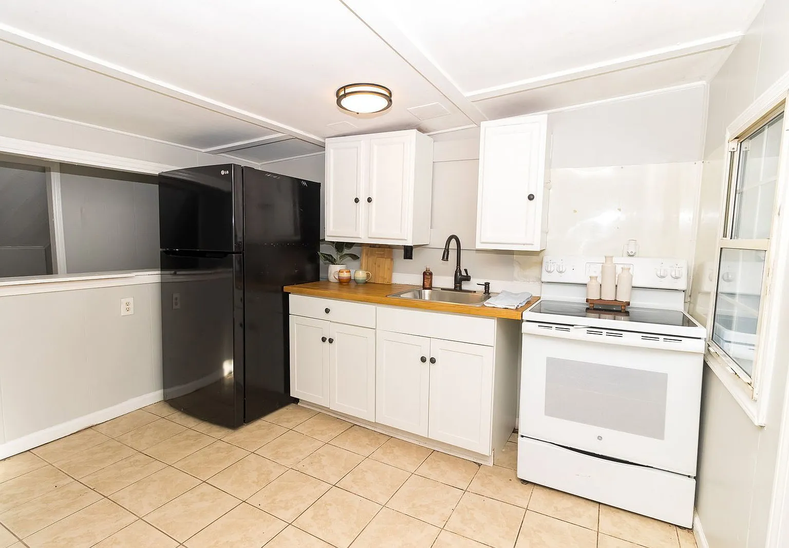 1 bed, 1.0 bath, 750 sqft, $895 — Photo 3