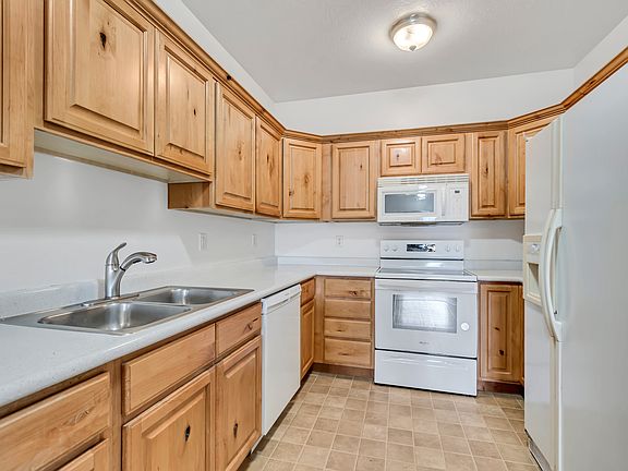 4th image of 397 S State St APT 33