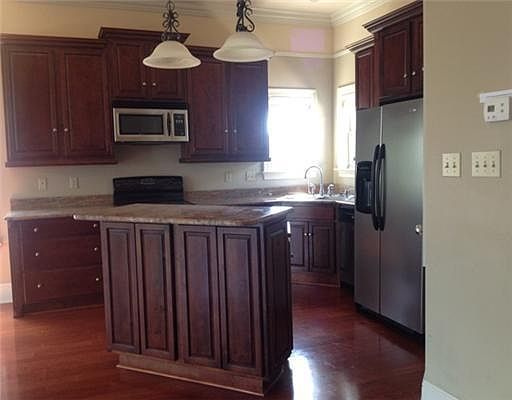 2nd image of 17 Oak Alley Pl