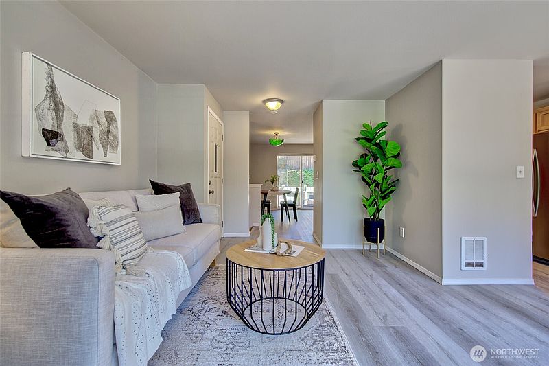 5th image of 23317 Edmonds Way #4
