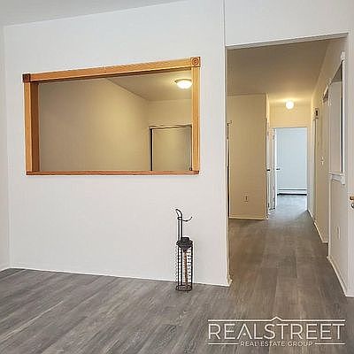 2nd image of 227A Scholes St #1