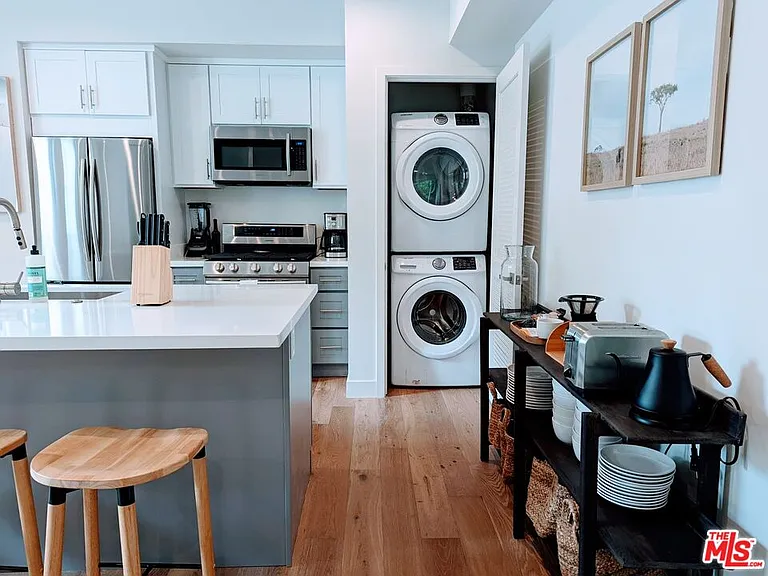 3726 Kelton Ave #102 — Photo 9
