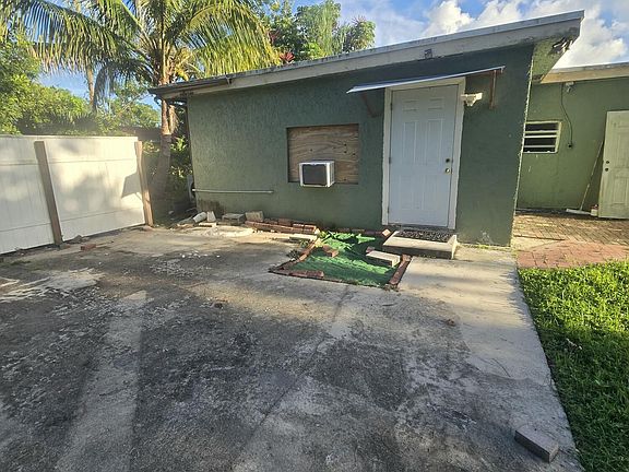 2nd image of 702 Fleming Ave