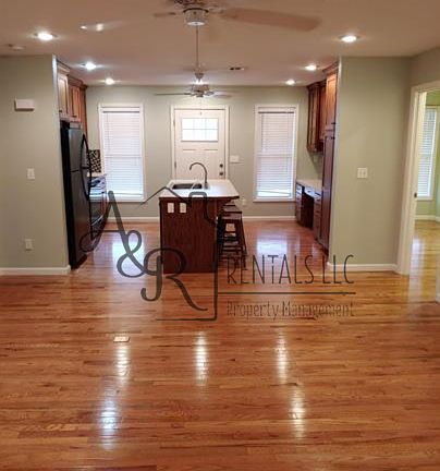 5th image of 301 E 7th St APT A