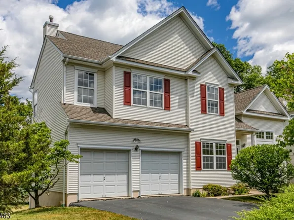 75 York Dr, Montgomery Twp., NJ 08540