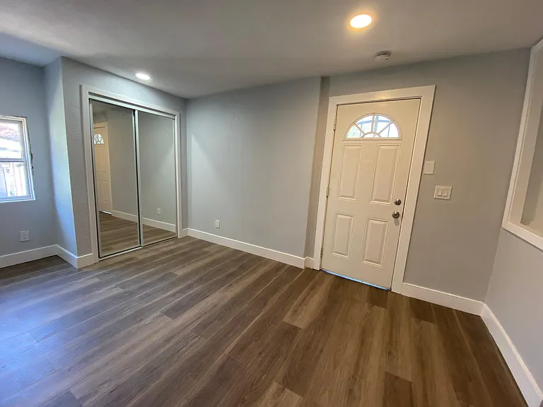 664 N San Pedro St — Photo 6