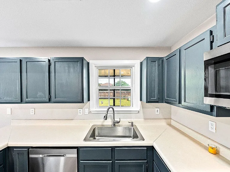 4902 Crestwood Hill Dr — Photo 11