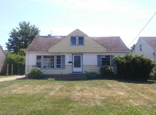 352 E 288th St, Willowick, OH 44095