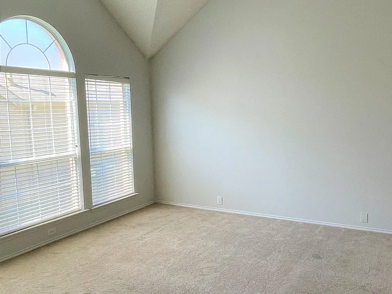 10408 Ambergate Ln — Photo 11