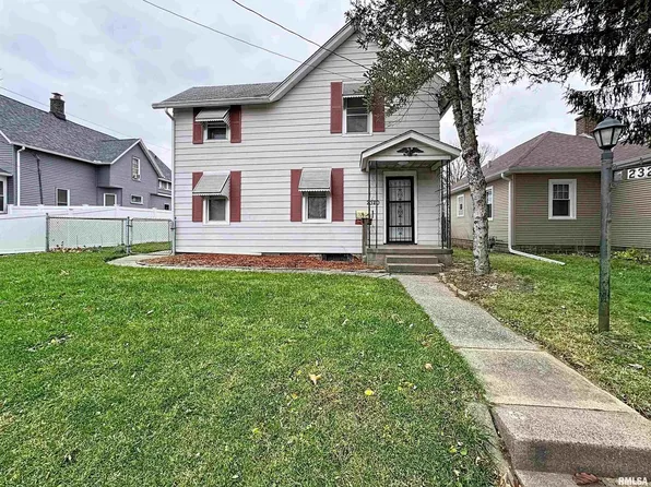 2320 18th St #A, Moline, IL 61265