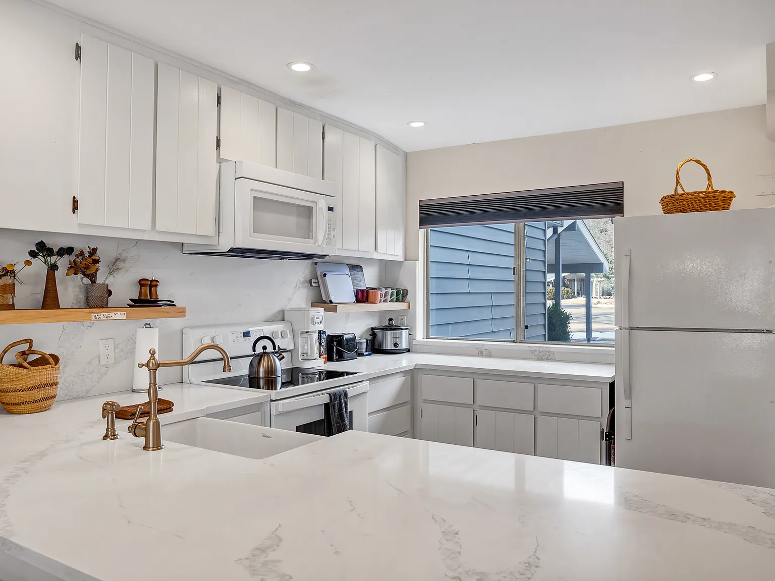 2 bed, 2.5 bath, 1496 sqft, $5,000 — Photo 1
